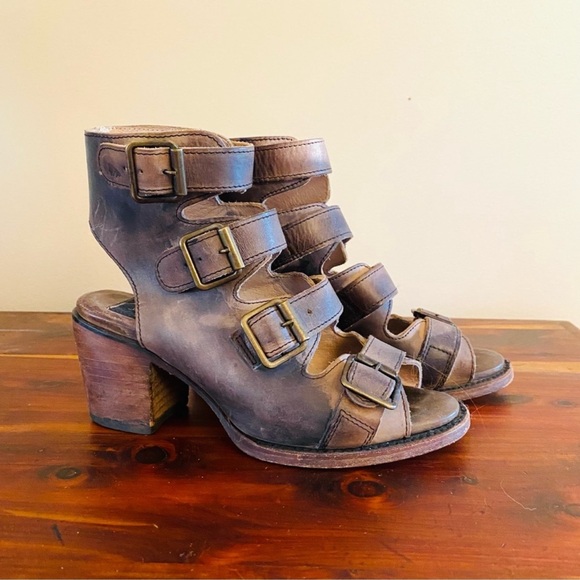 FREEBIRD by STEVEN Quail Wide Strap Gladiator Heeled Sandals - Picture 3 of 9